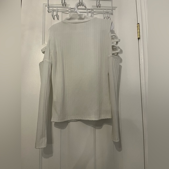 GIRLS SHEIN LONG SLEEVE - Picture 2 of 4